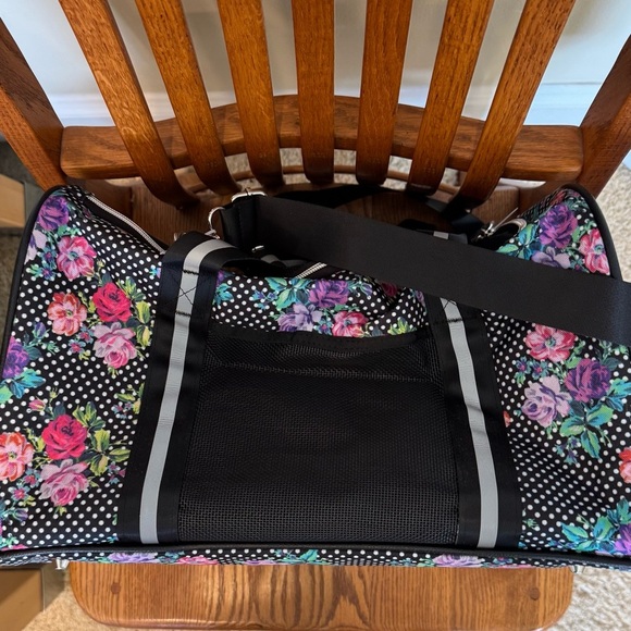 NWT Betsey Johnson Black White Pink Pet Travel Carrier TSA Approved Up To 16lbs - Picture 5 of 12